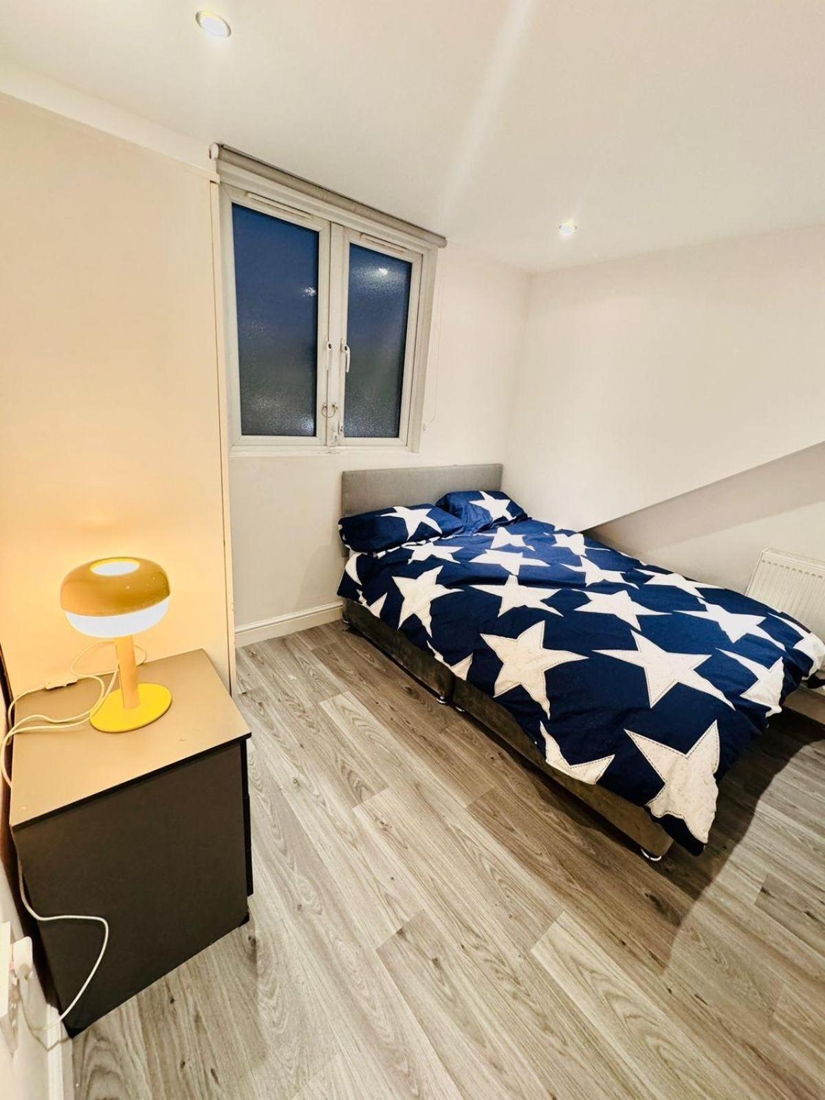 20 Lees Road Uxbridge Ub8 3at Holiday home Hillingdon