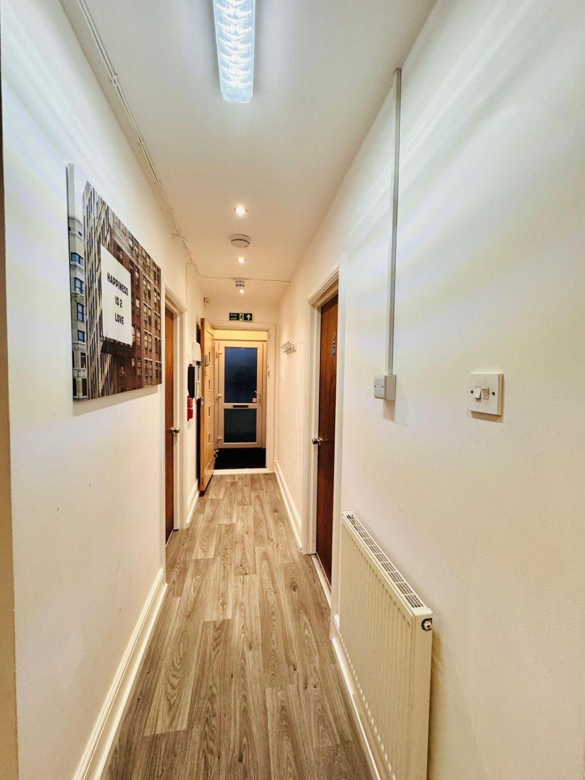 20 Lees Road Uxbridge Ub8 3at Holiday home *
