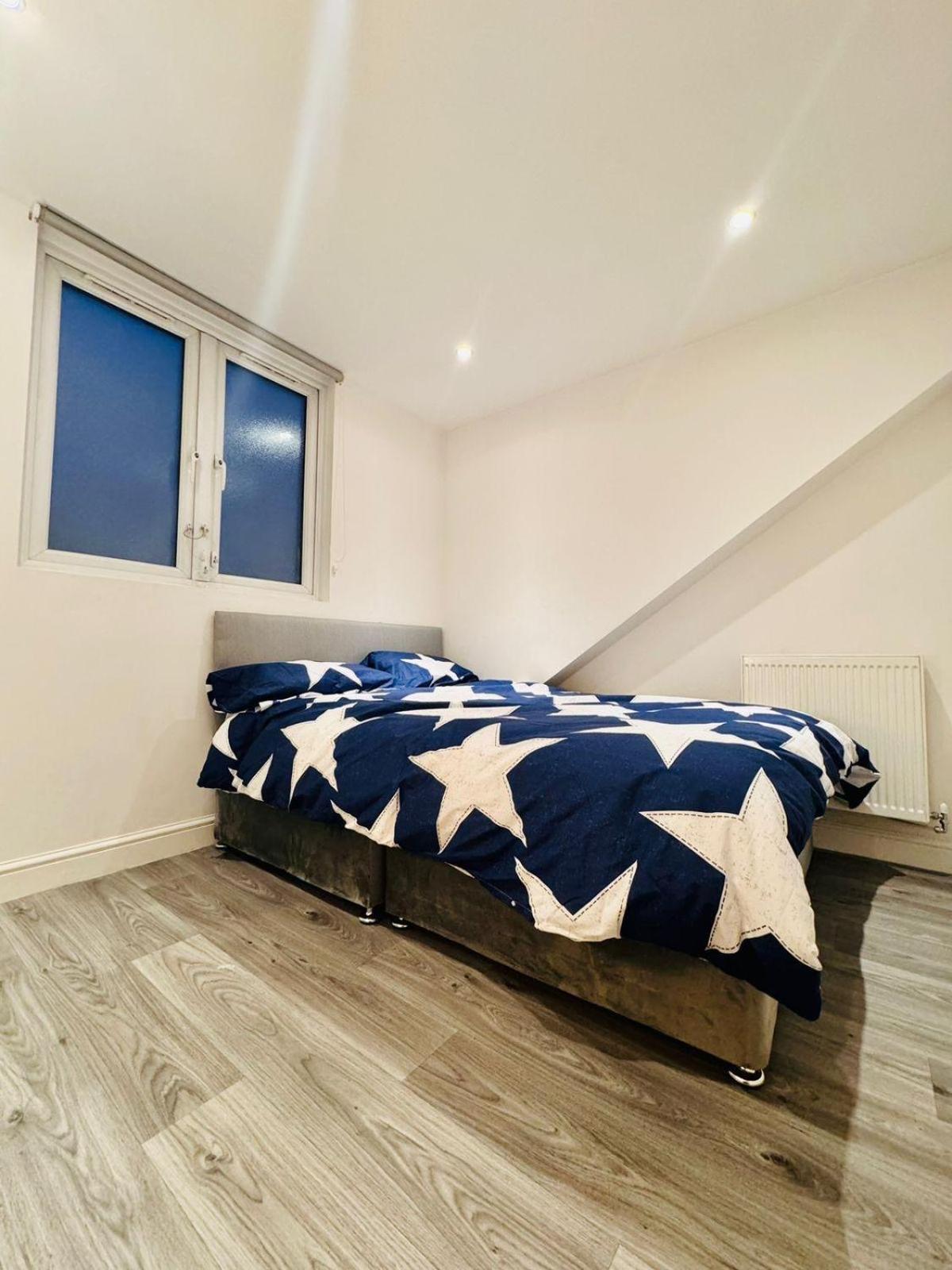 20 Lees Road Uxbridge Ub8 3at Holiday home