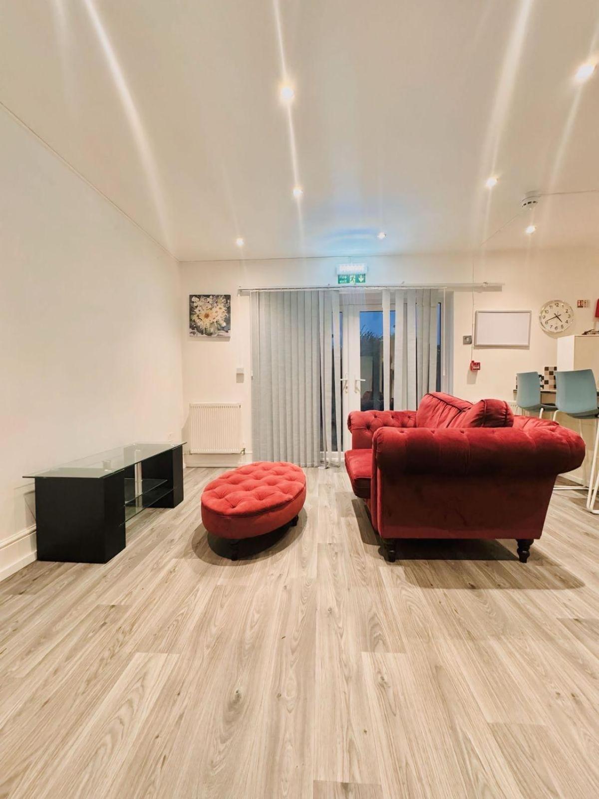 Holiday home 20 Lees Road Uxbridge Ub8 3at *